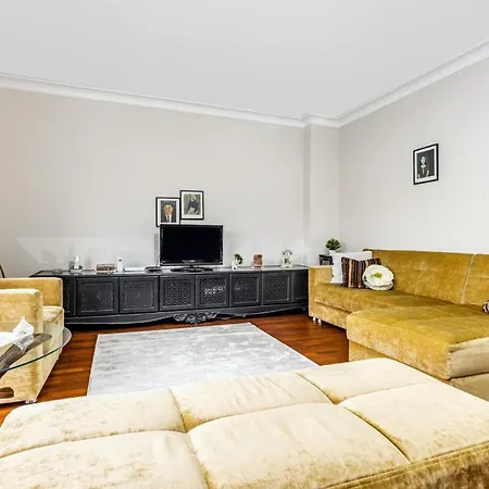 Spacious Flat In Kadikoy Lägenhet *