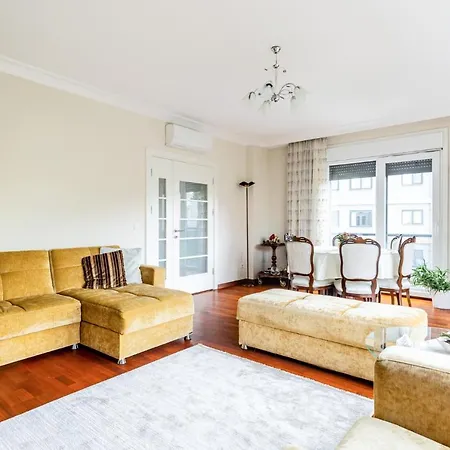 Spacious Flat In Kadikoy