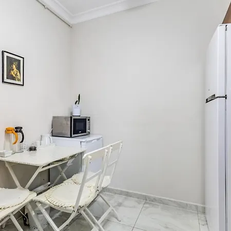 Spacious Flat In Kadikoy